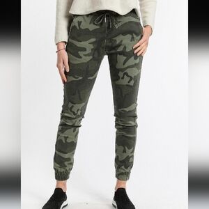 Jack and Jones men camouflage elasticize waist and hemline pants Size W29